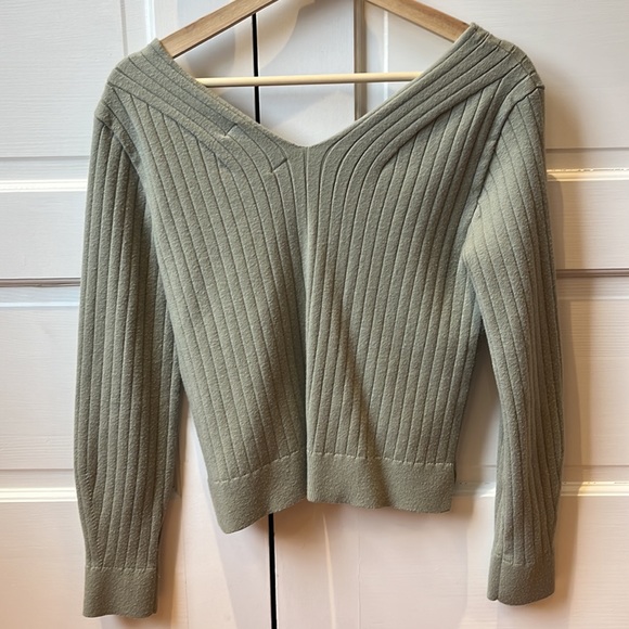 Abercrombie sweater size XS - Picture 3 of 3